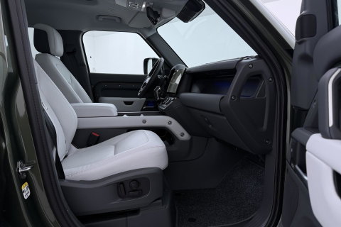 Land Rover Defender 110 P300e X-Dynamic HSE | MY26 | ACC | Trekhaak | ClearSight | Luchtvering | Panoramadak | Meridian Surround | Head-Up | 22 Inch