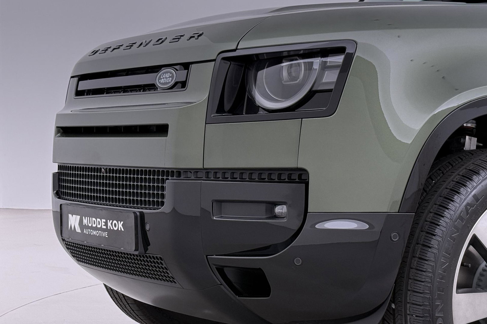 Land Rover Defender 110 P300e X-Dynamic HSE | MY26 | ACC | Trekhaak | ClearSight | Luchtvering | Panoramadak | Meridian Surround | Head-Up | 22 Inch