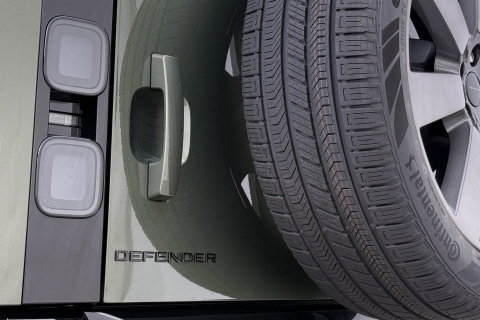 Land Rover Defender 110 P300e X-Dynamic HSE | MY26 | ACC | Trekhaak | ClearSight | Luchtvering | Panoramadak | Meridian Surround | Head-Up | 22 Inch