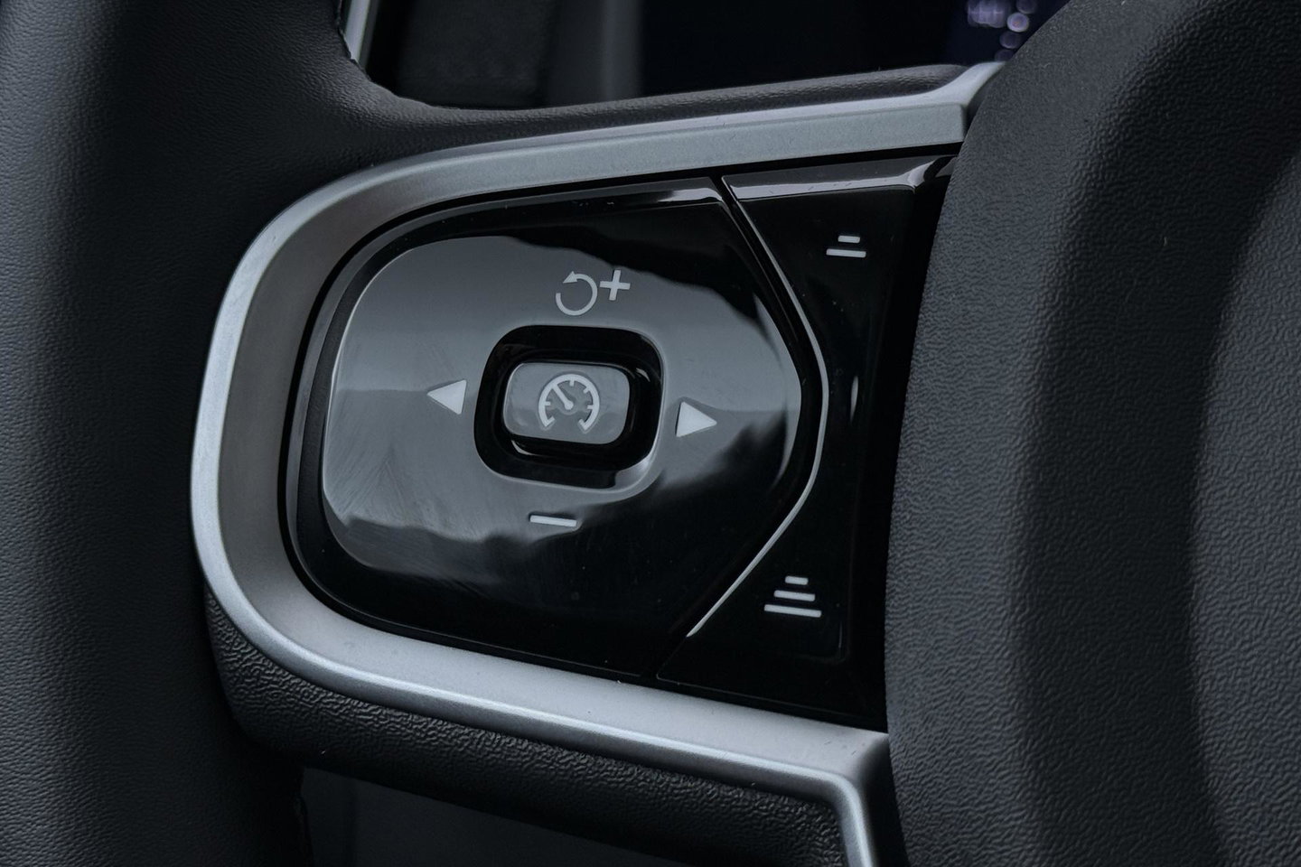 Volvo XC90 T8 Ultra Dark | Luchtvering | Harman/Kardon | Panoramadak | 360° Camera | Massage | Head-Up | ACC