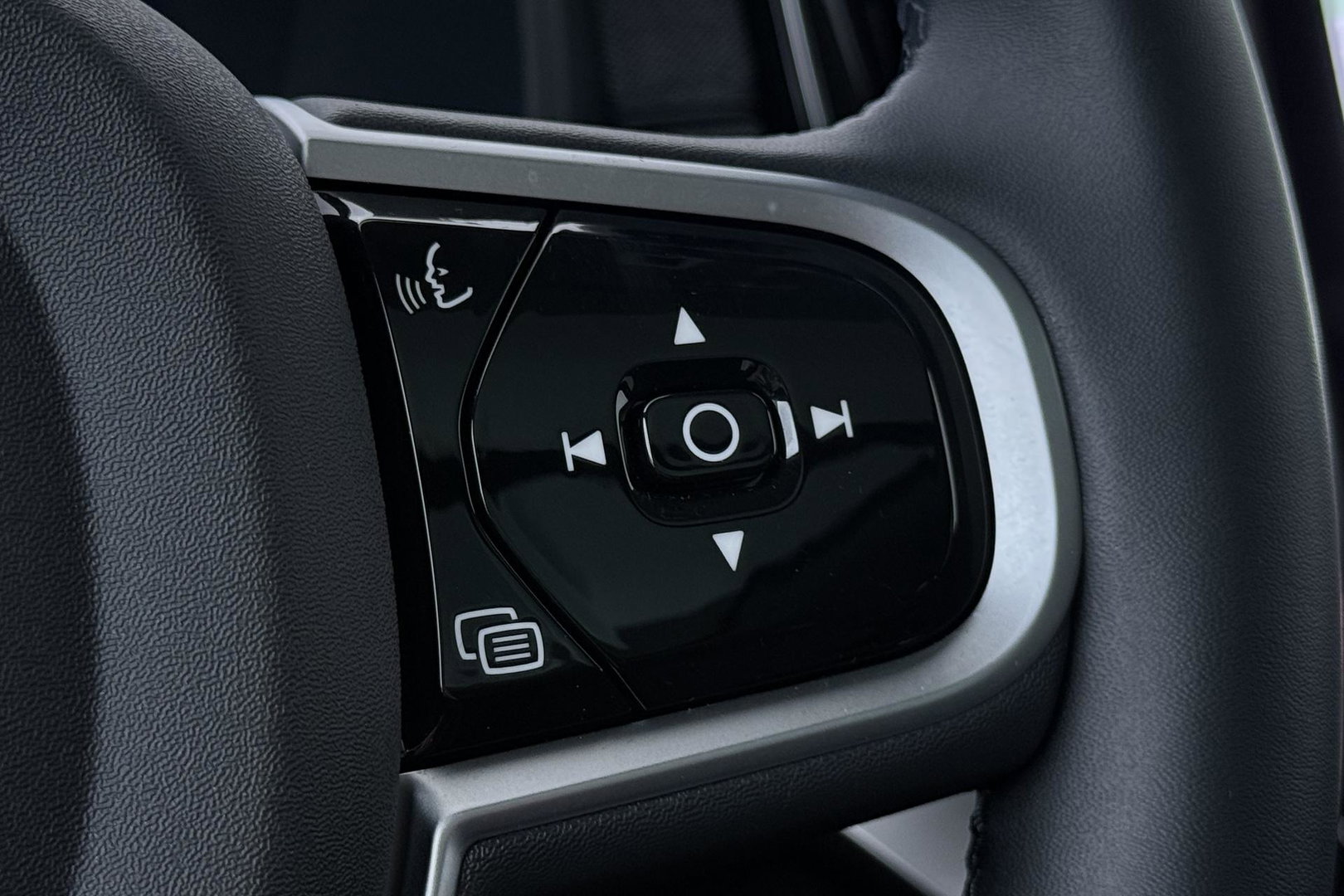 Volvo XC90 T8 Ultra Dark | Luchtvering | Harman/Kardon | Panoramadak | 360° Camera | Massage | Head-Up | ACC