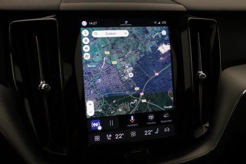 Volvo XC60 T6 Core Bright | Panoramadak | BLIS | Leder | Keyless | Camera