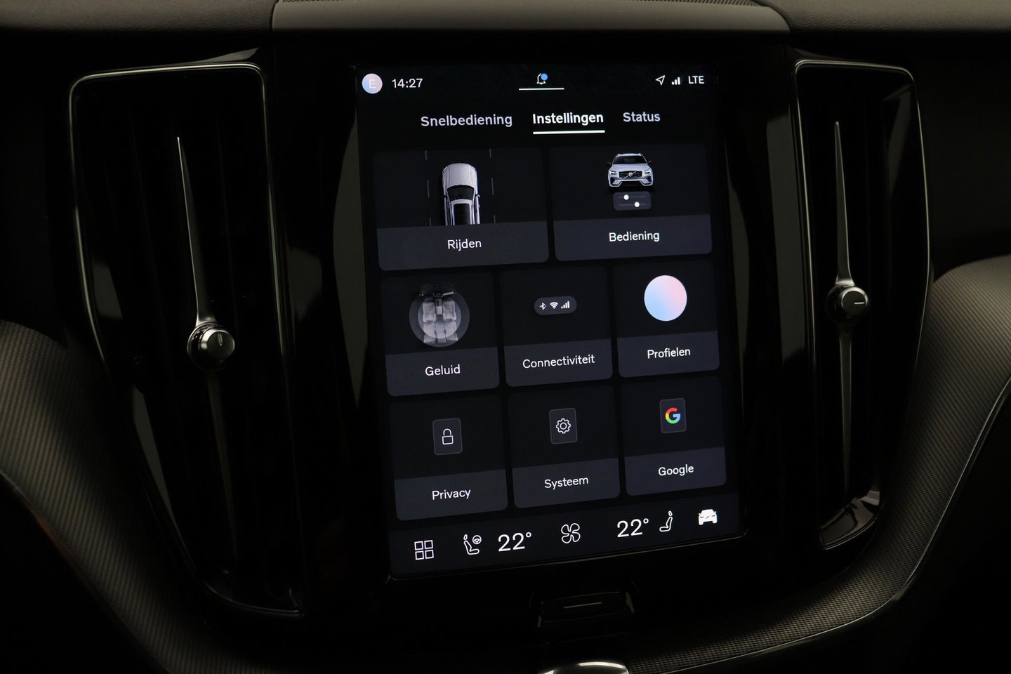 Volvo XC60 T6 Core Bright | Panoramadak | BLIS | Leder | Keyless | Camera