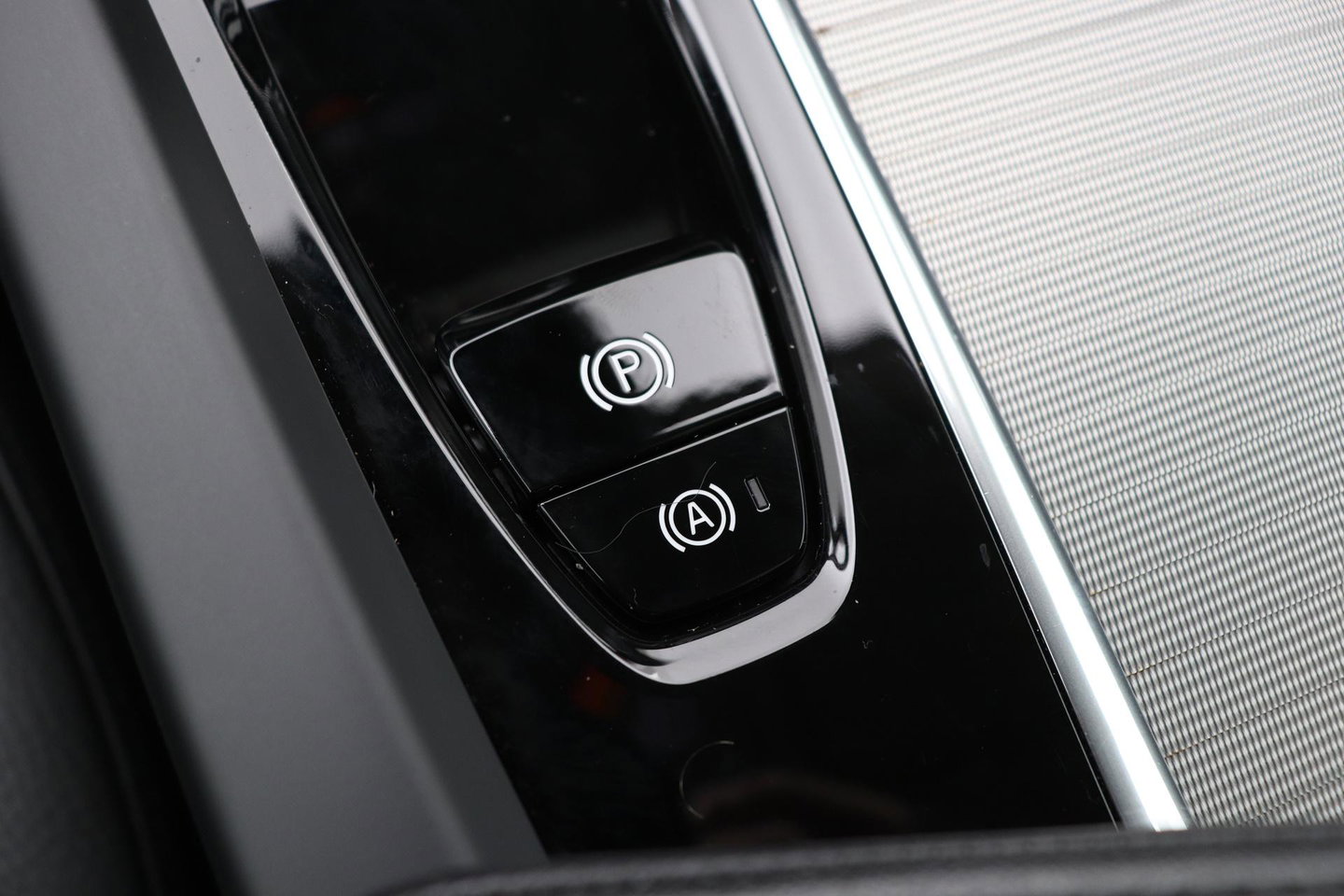 Volvo XC60 T6 Core Bright | Panoramadak | BLIS | Leder | Keyless | Camera