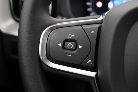 Volvo XC60 T6 Core Bright | Panoramadak | BLIS | Leder | Keyless | Camera