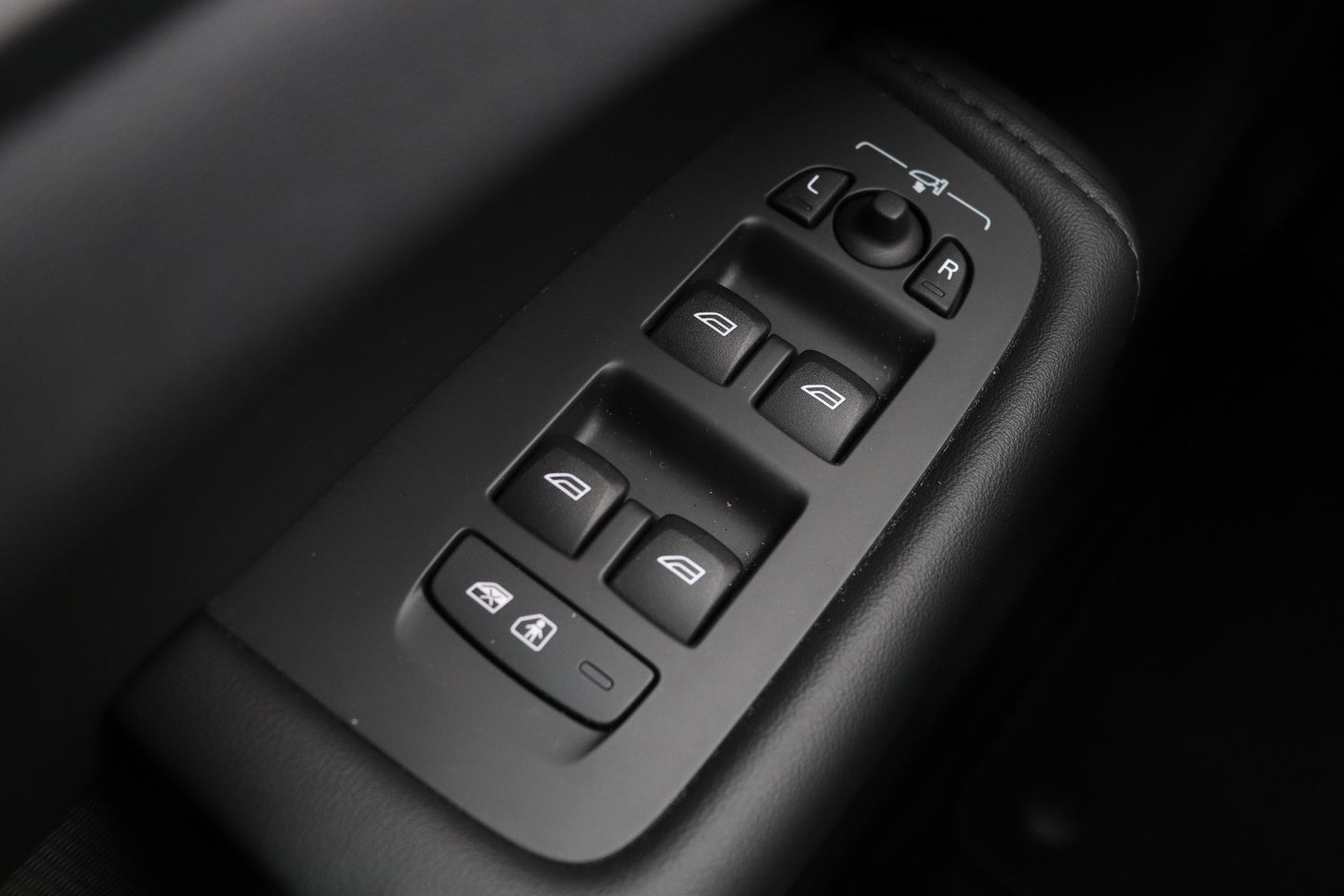 Volvo XC60 T6 Core Bright | Panoramadak | BLIS | Leder | Keyless | Camera