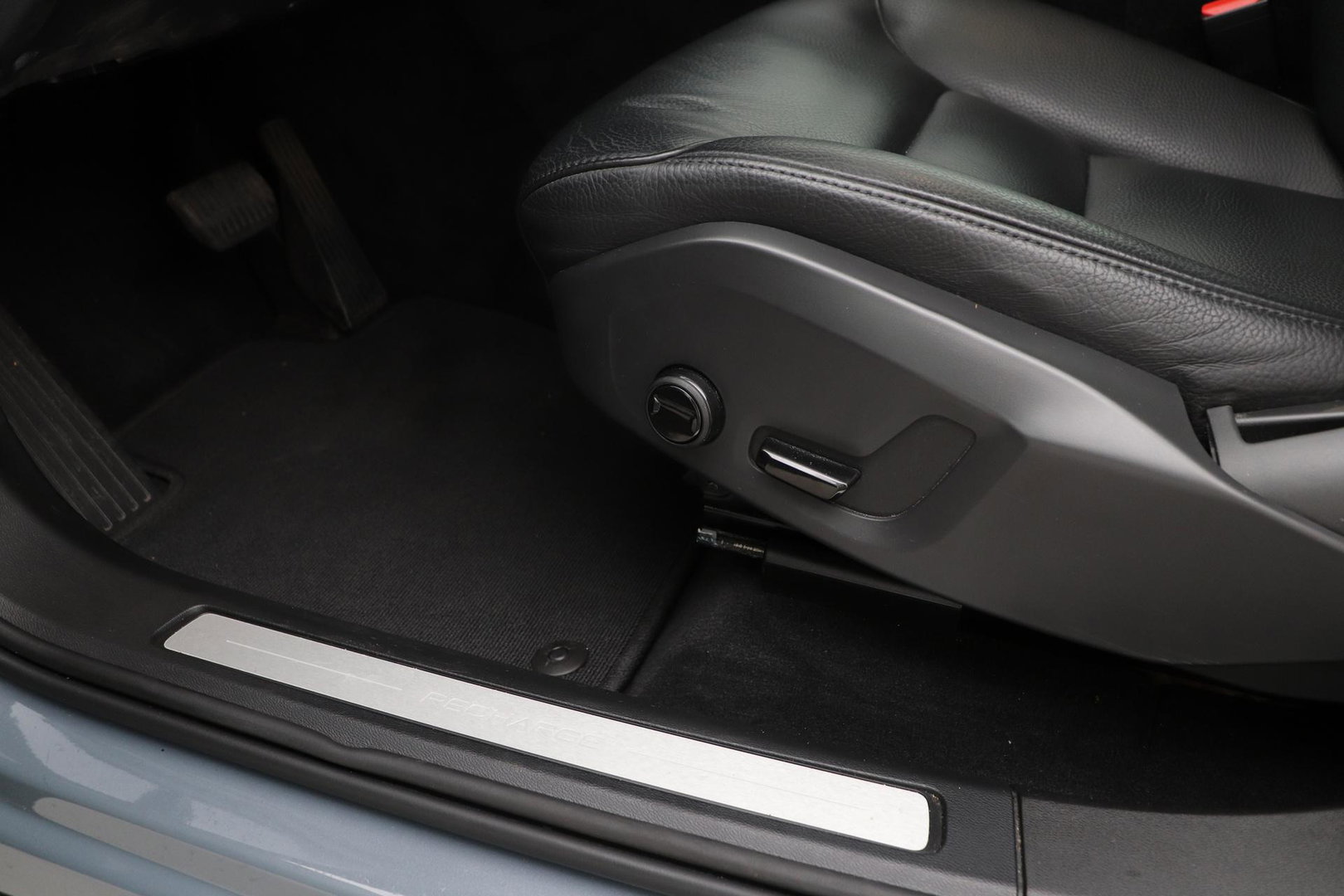 Volvo XC60 T6 Core Bright | Panoramadak | BLIS | Leder | Keyless | Camera