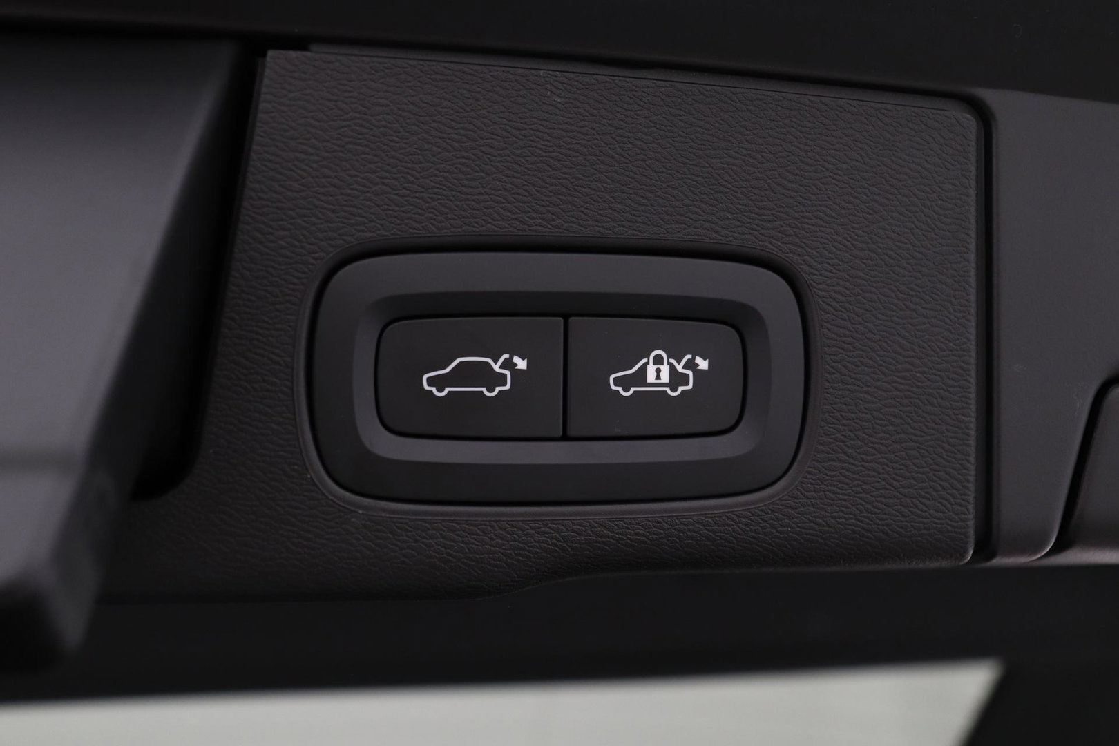 Volvo XC60 T6 Core Bright | Panoramadak | BLIS | Leder | Keyless | Camera