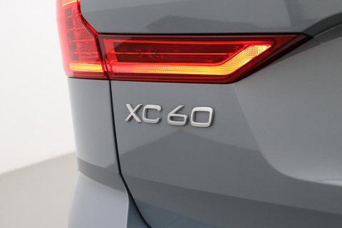 Volvo XC60 T6 Core Bright | Panoramadak | BLIS | Leder | Keyless | Camera
