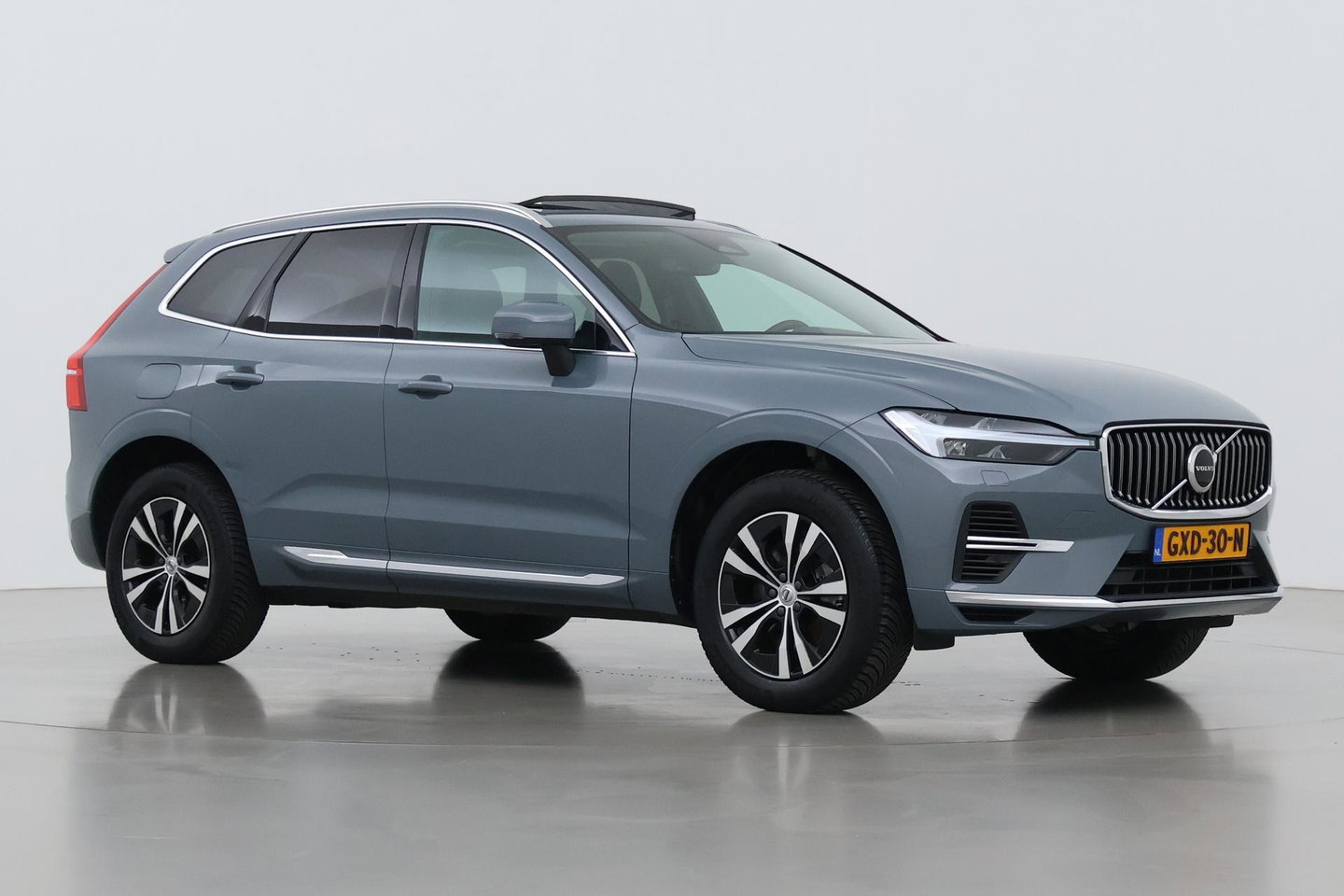 Volvo XC60 T6 Core Bright | Panoramadak | BLIS | Leder | Keyless | Camera
