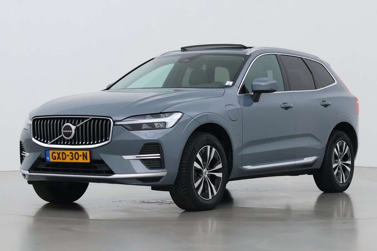 Volvo XC60 T6 Core Bright | Panoramadak | BLIS | Leder | Keyless | Camera