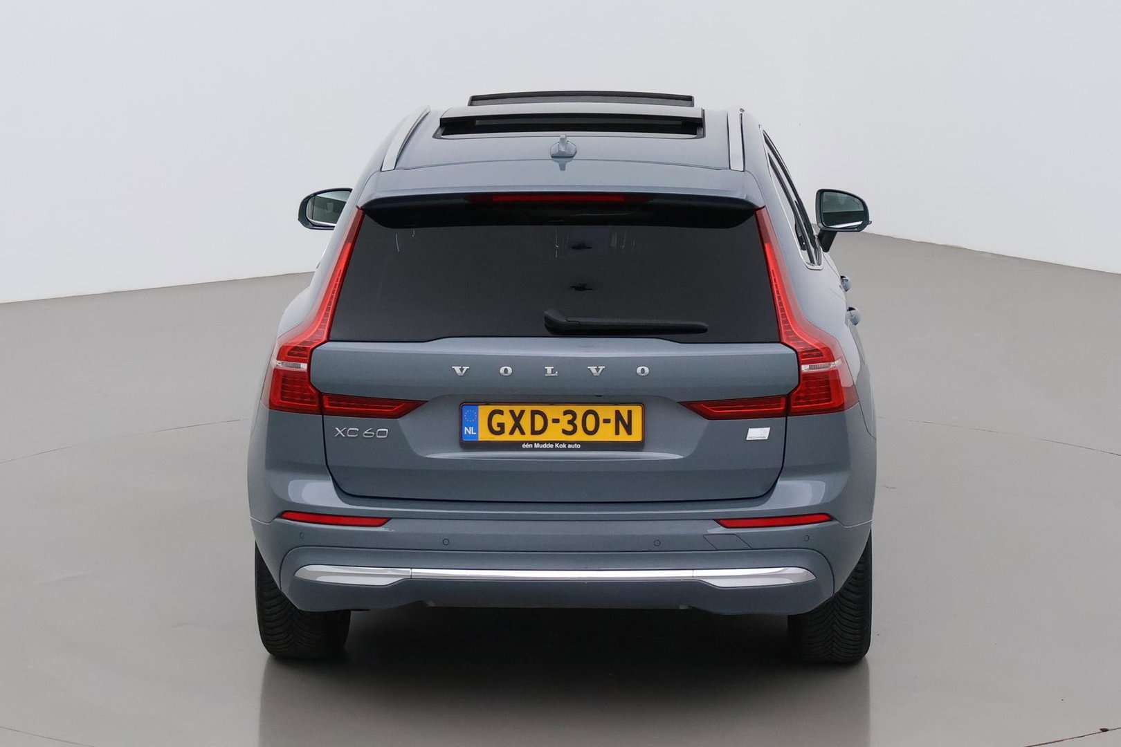 Volvo XC60 T6 Core Bright | Panoramadak | BLIS | Leder | Keyless | Camera