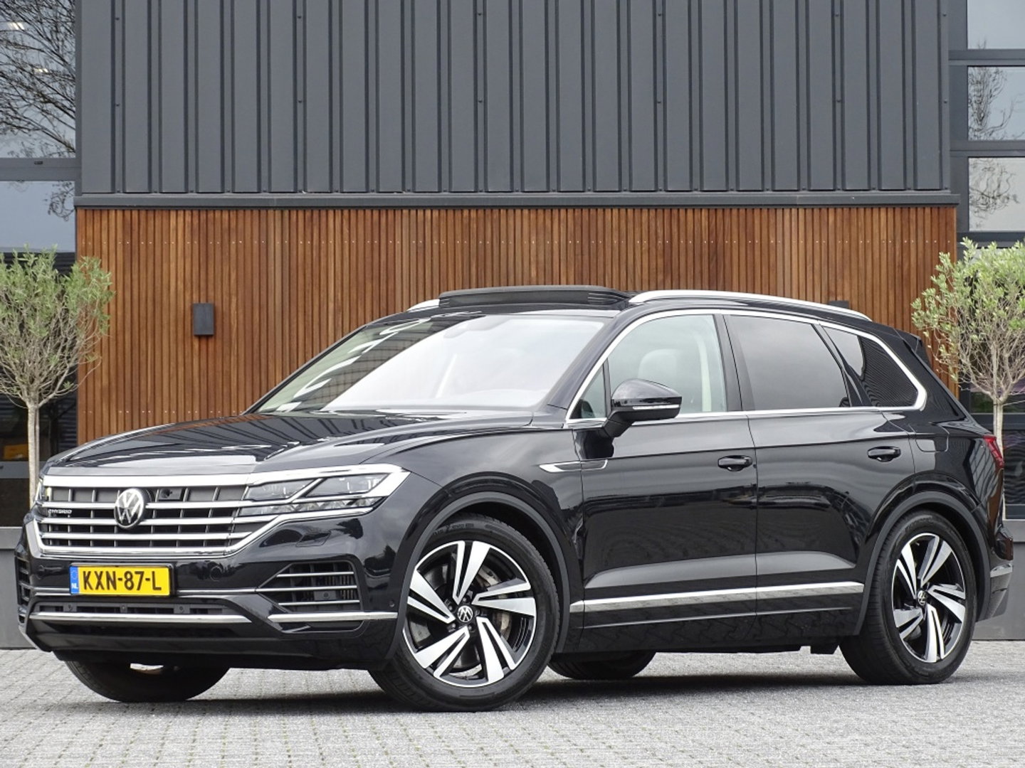 Volkswagen Touareg 3.0 TSI e-Hybrid 381PK / pano / matrix / 360°