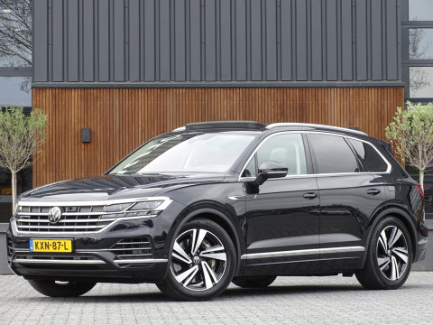 Volkswagen Touareg 3.0 TSI e-Hybrid 381PK / pano / matrix / 360°
