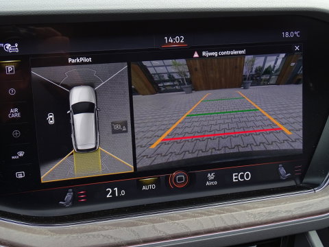 Volkswagen Touareg 3.0 TSI e-Hybrid 381PK / pano / matrix / 360°
