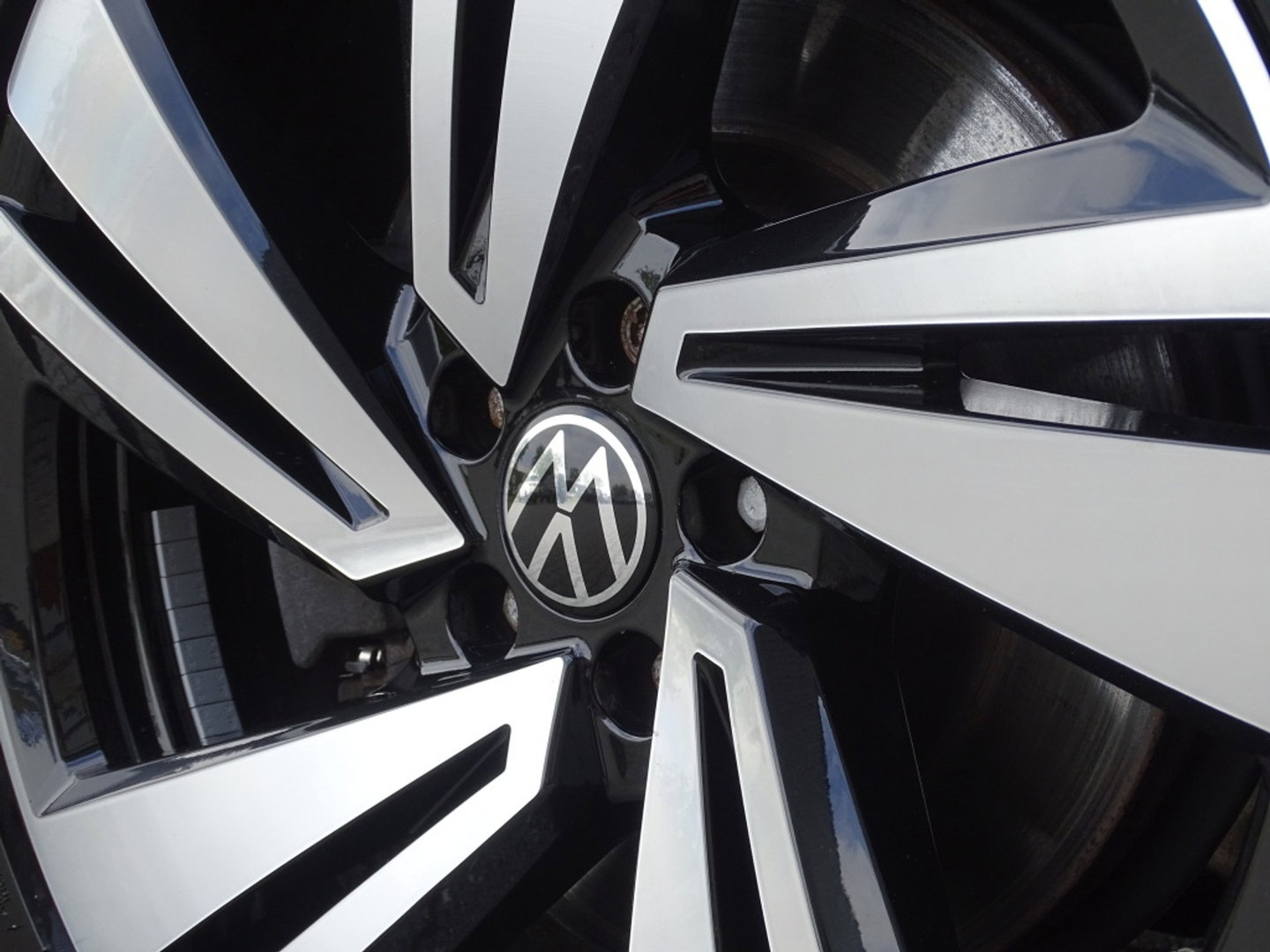 Volkswagen Touareg 3.0 TSI e-Hybrid 381PK / pano / matrix / 360°
