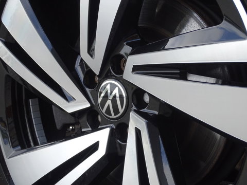 Volkswagen Touareg 3.0 TSI e-Hybrid 381PK / pano / matrix / 360°
