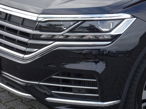 Volkswagen Touareg 3.0 TSI e-Hybrid 381PK / pano / matrix / 360°