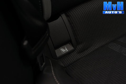 Volkswagen Golf 1.5 eTSI R-Line|STOEL/STUUR.VERW|CARPLAY|LED