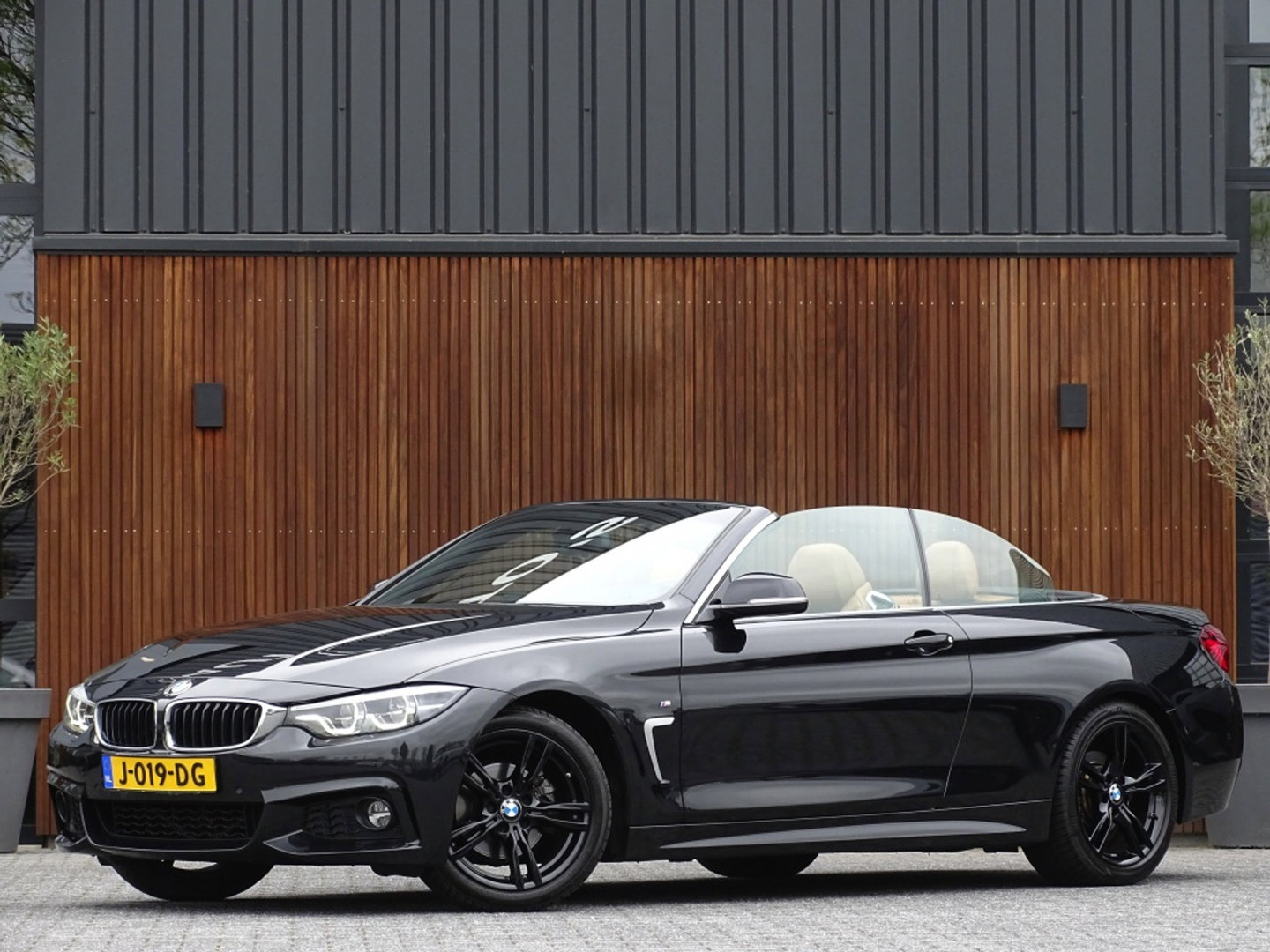 BMW 4 Serie Cabrio 420i 184PK automaat / High Exec. Ed. / M-sport Individual / LED