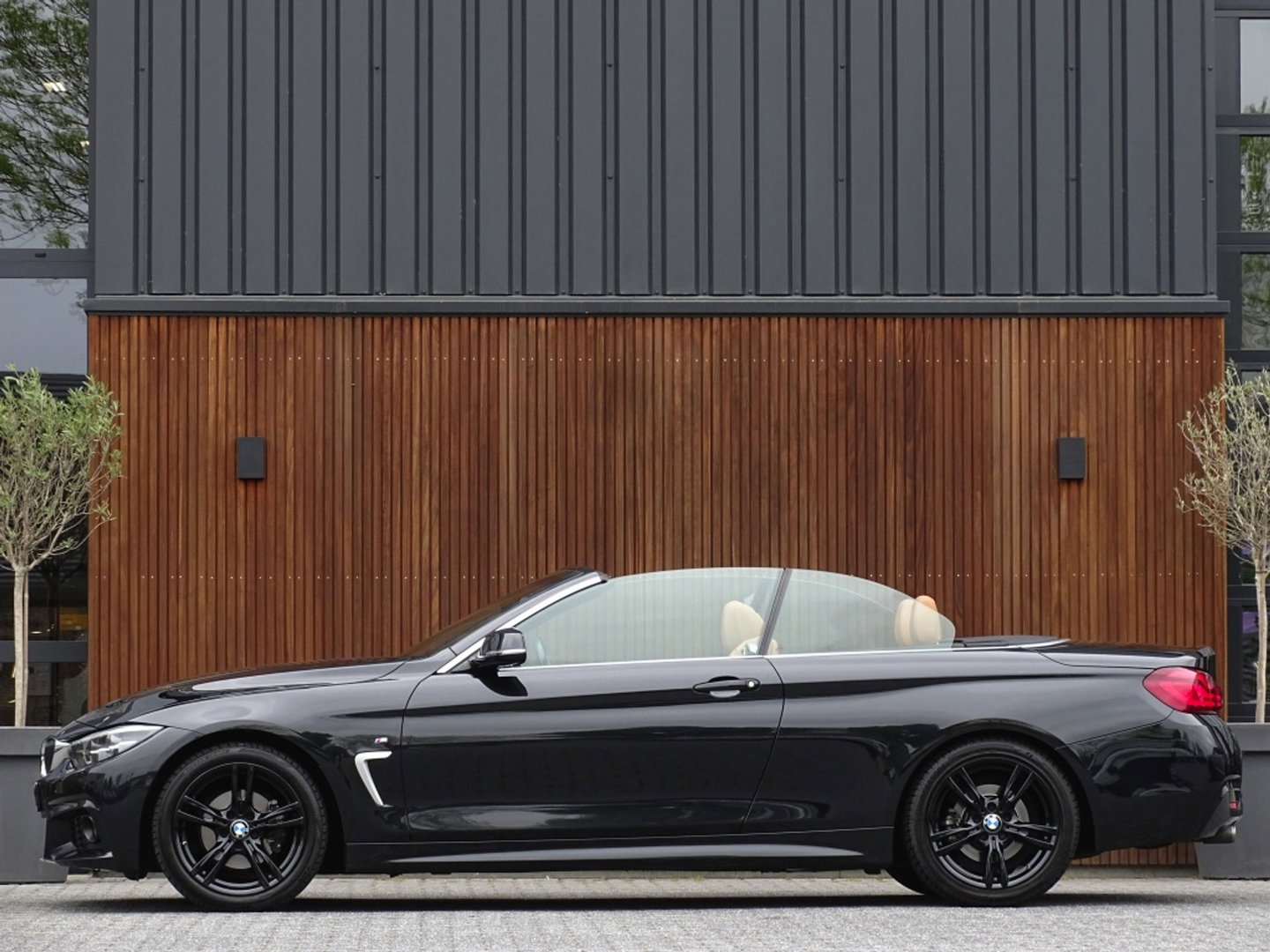 BMW 4 Serie Cabrio 420i 184PK automaat / High Exec. Ed. / M-sport Individual / LED
