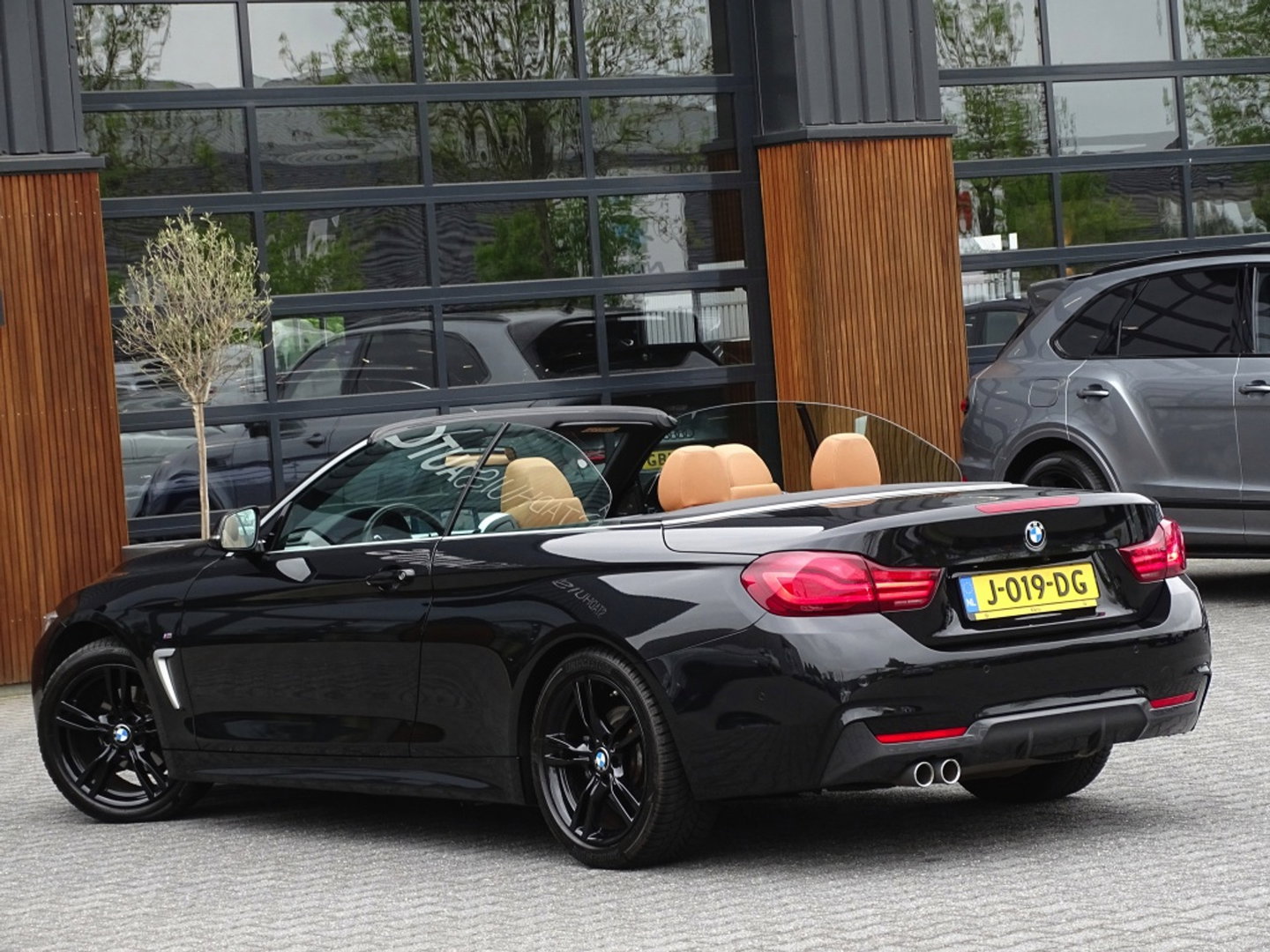 BMW 4 Serie Cabrio 420i 184PK automaat / High Exec. Ed. / M-sport Individual / LED