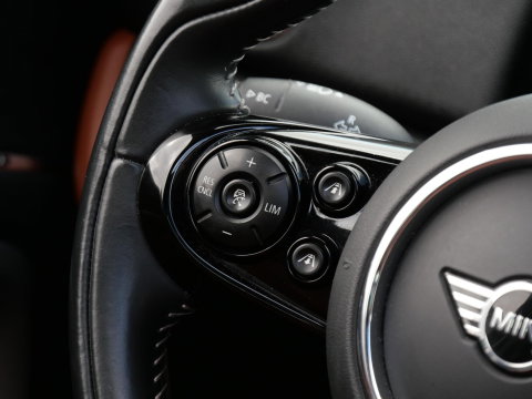MINI Countryman COOPER S E/ PANORAMADAK/ LEER/ CAMERA/ ADAPTIVE CRUISE/ HEAD-UP/ CARPLAY/