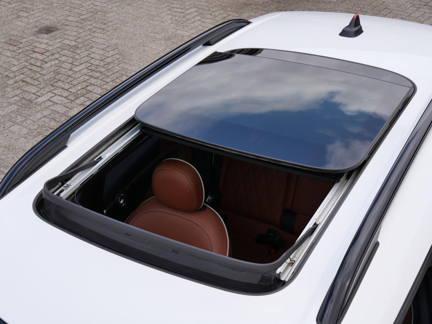 MINI Countryman COOPER S E/ PANORAMADAK/ LEER/ CAMERA/ ADAPTIVE CRUISE/ HEAD-UP/ CARPLAY/