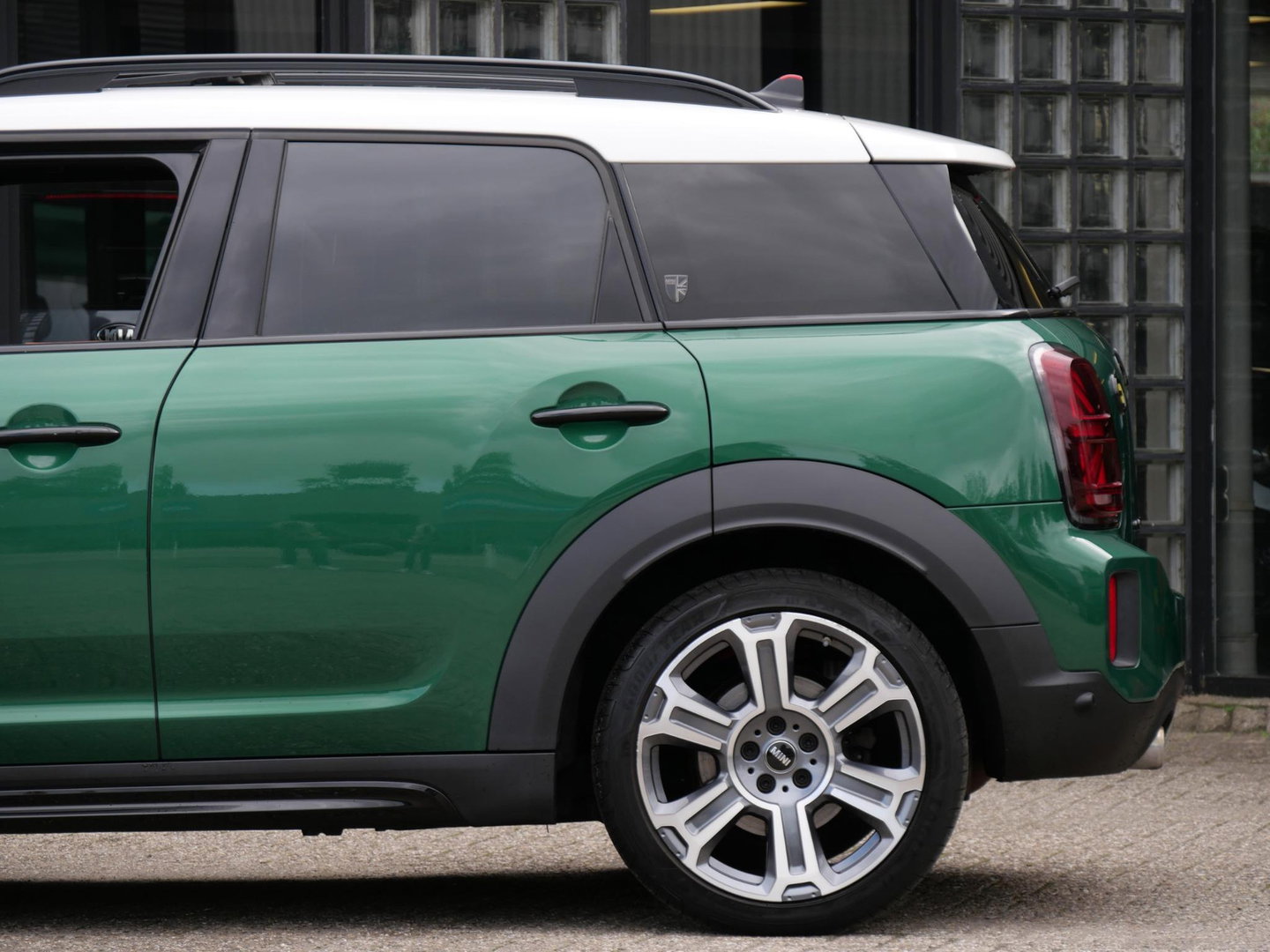 MINI Countryman COOPER S E/ PANORAMADAK/ LEER/ CAMERA/ ADAPTIVE CRUISE/ HEAD-UP/ CARPLAY/