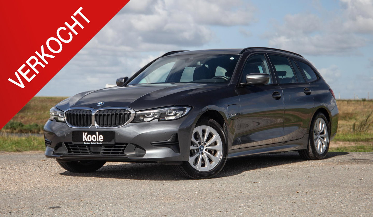 BMW 3 Serie Touring 330e High Executive LED / DEALER ONDERHOUDEN / CAMERA / CARPLAY / PHEV