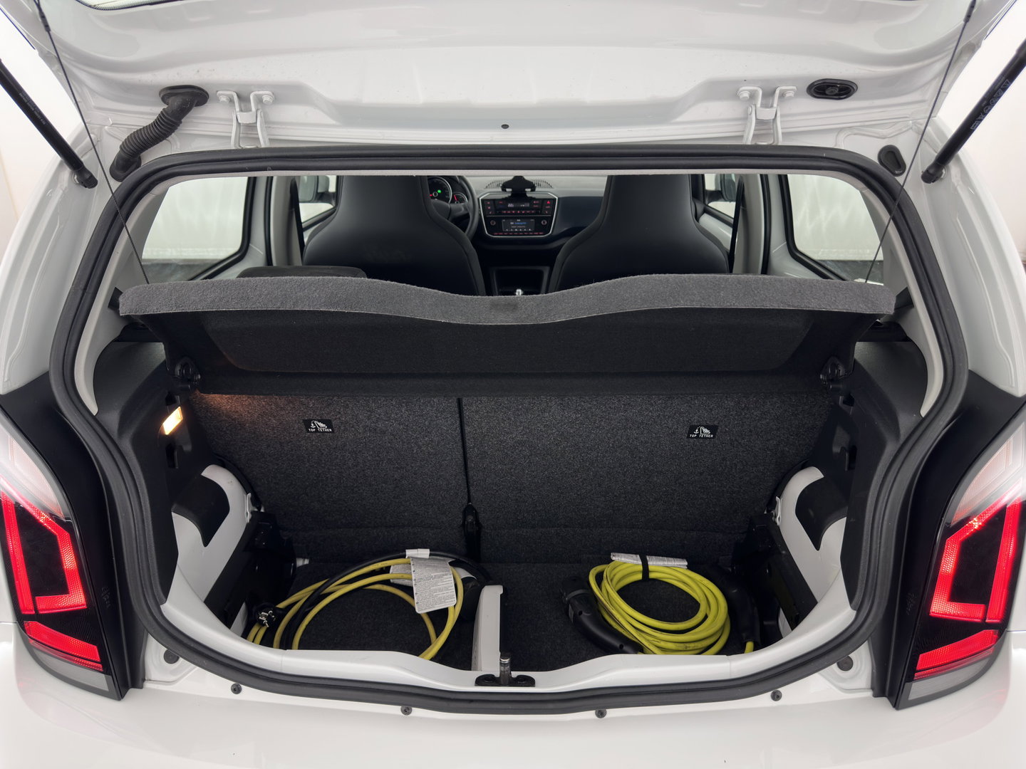 Volkswagen e-Up! {SoH-85%} e-up! Aut.*HEATED-COMFORTSEATS | CCS-FASTLOADER | RADIO | ECC | CARBON-INLAY | DAB *