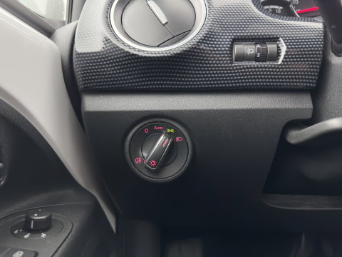 Volkswagen e-Up! {SoH-85%} e-up! Aut.*HEATED-COMFORTSEATS | CCS-FASTLOADER | RADIO | ECC | CARBON-INLAY | DAB *
