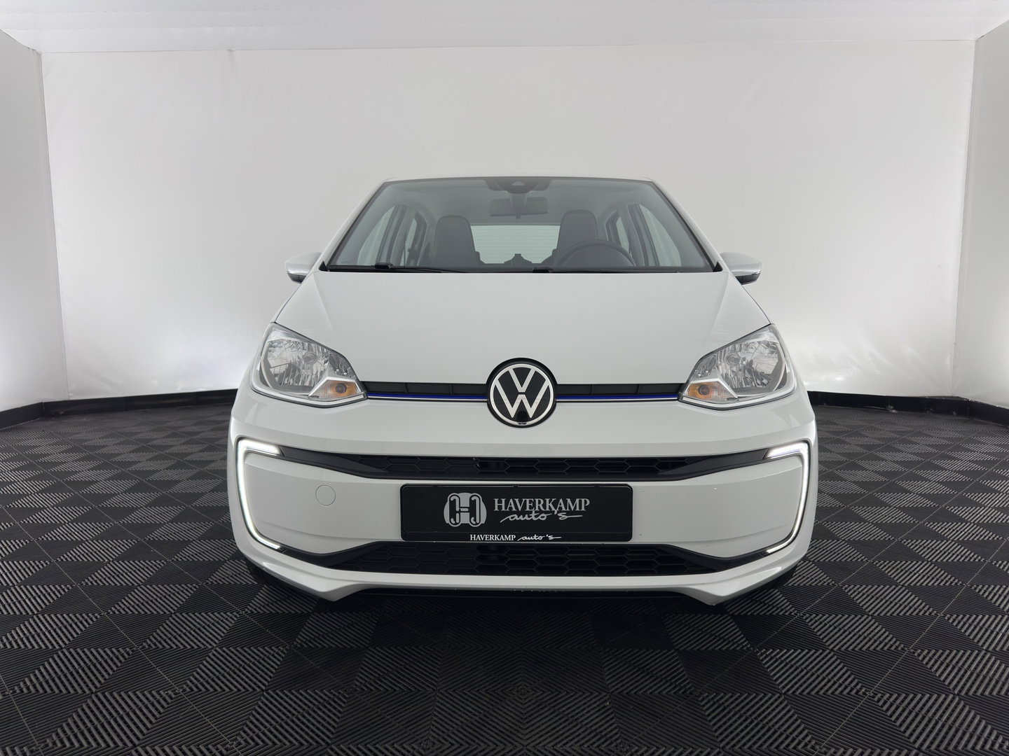 Volkswagen e-Up! {SoH-85%} e-up! Aut.*HEATED-COMFORTSEATS | CCS-FASTLOADER | RADIO | ECC | CARBON-INLAY | DAB *