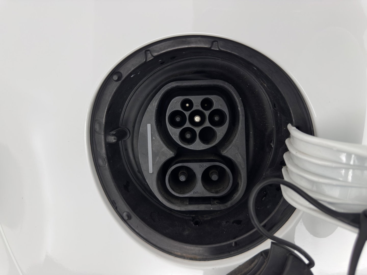 Volkswagen e-Up! {SoH-85%} e-up! Aut.*HEATED-COMFORTSEATS | CCS-FASTLOADER | RADIO | ECC | CARBON-INLAY | DAB *