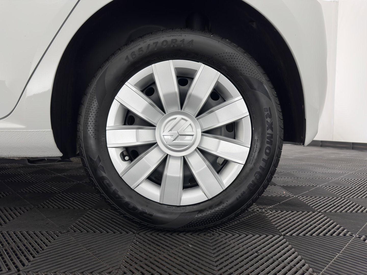 Volkswagen e-Up! {SoH-85%} e-up! Aut.*HEATED-COMFORTSEATS | CCS-FASTLOADER | RADIO | ECC | CARBON-INLAY | DAB *