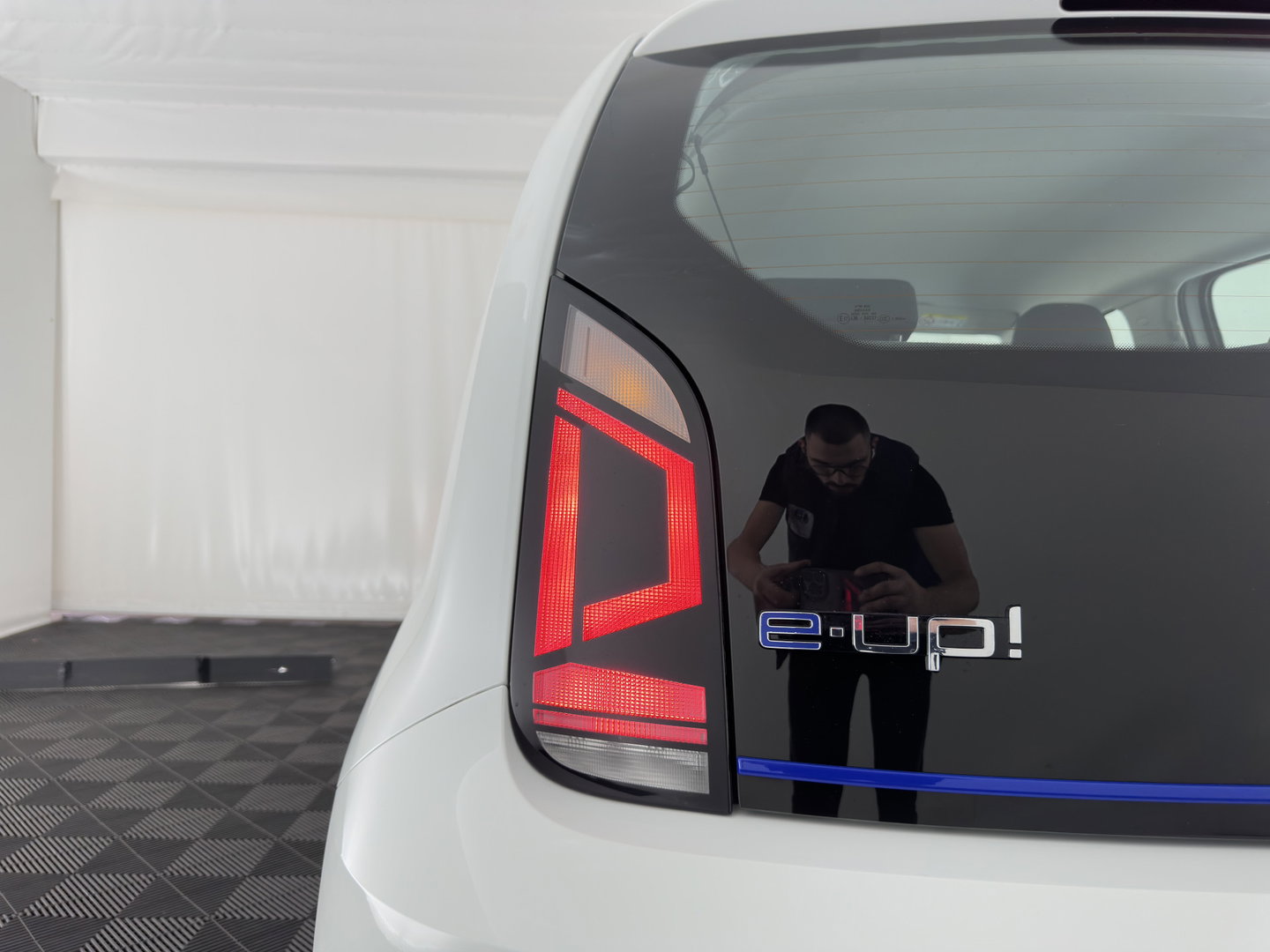 Volkswagen e-Up! {SoH-85%} e-up! Aut.*HEATED-COMFORTSEATS | CCS-FASTLOADER | RADIO | ECC | CARBON-INLAY | DAB *