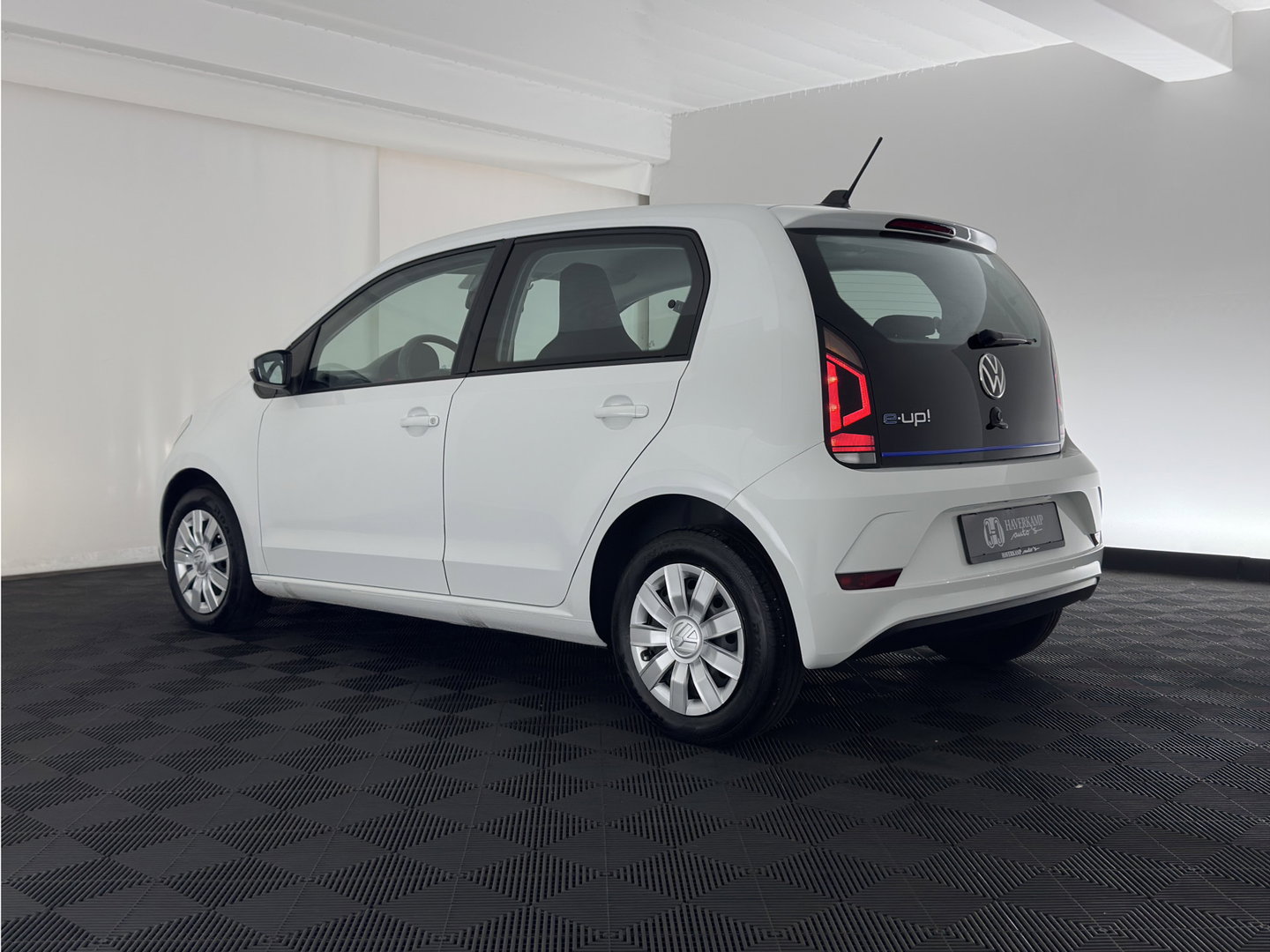 Volkswagen e-Up! {SoH-85%} e-up! Aut.*HEATED-COMFORTSEATS | CCS-FASTLOADER | RADIO | ECC | CARBON-INLAY | DAB *