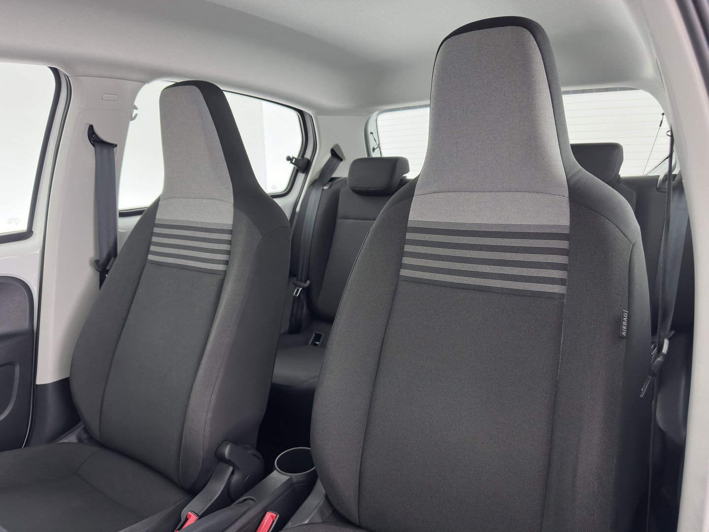 Volkswagen e-Up! {SoH-85%} e-up! Aut.*HEATED-COMFORTSEATS | CCS-FASTLOADER | RADIO | ECC | CARBON-INLAY | DAB *