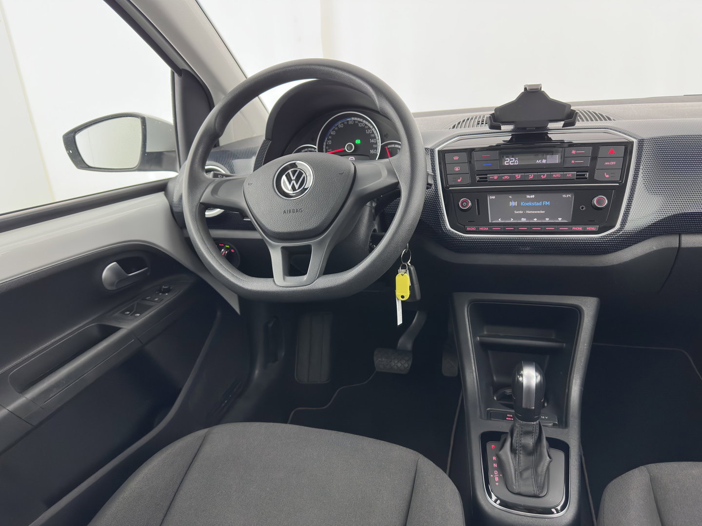 Volkswagen e-Up! {SoH-85%} e-up! Aut.*HEATED-COMFORTSEATS | CCS-FASTLOADER | RADIO | ECC | CARBON-INLAY | DAB *