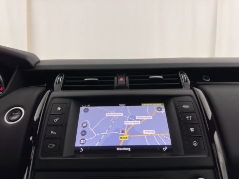 Land Rover Discovery 2.0 Td4 HSE Luxury *PANO | FULL-LED | LEATHER | KEYLESS | AIR-SUSPENSION | BLIND-SPOT | CAMERA | NAVI-FULLMAP | HEATED-COMFORTSEATS | PRIVACY-GLASS | SHIFT-PADDLES | ECC | CRUISE | 22''ALU*