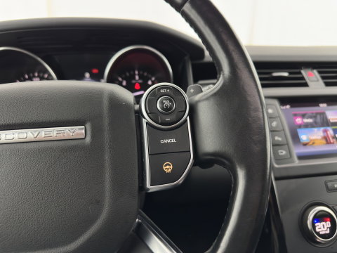 Land Rover Discovery 2.0 Td4 HSE Luxury *PANO | FULL-LED | LEATHER | KEYLESS | AIR-SUSPENSION | BLIND-SPOT | CAMERA | NAVI-FULLMAP | HEATED-COMFORTSEATS | PRIVACY-GLASS | SHIFT-PADDLES | ECC | CRUISE | 22''ALU*