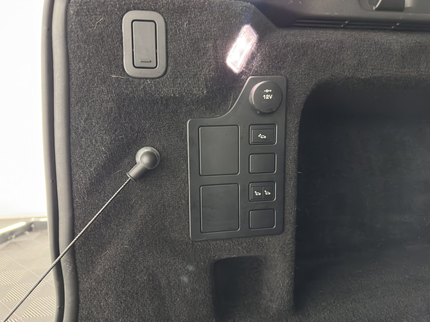 Land Rover Discovery 2.0 Td4 HSE Luxury *PANO | FULL-LED | LEATHER | KEYLESS | AIR-SUSPENSION | BLIND-SPOT | CAMERA | NAVI-FULLMAP | HEATED-COMFORTSEATS | PRIVACY-GLASS | SHIFT-PADDLES | ECC | CRUISE | 22''ALU*