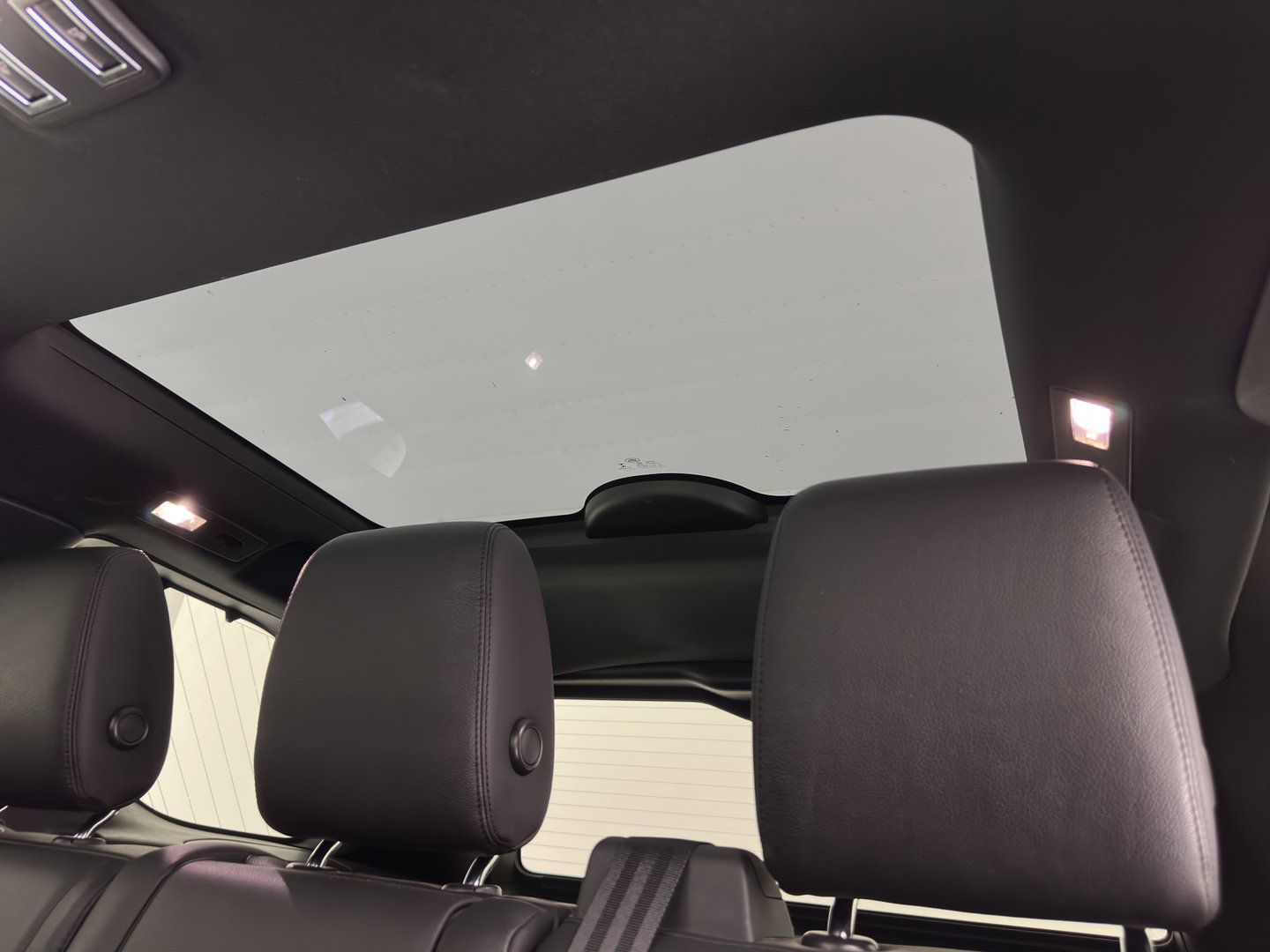 Land Rover Discovery 2.0 Td4 HSE Luxury *PANO | FULL-LED | LEATHER | KEYLESS | AIR-SUSPENSION | BLIND-SPOT | CAMERA | NAVI-FULLMAP | HEATED-COMFORTSEATS | PRIVACY-GLASS | SHIFT-PADDLES | ECC | CRUISE | 22''ALU*