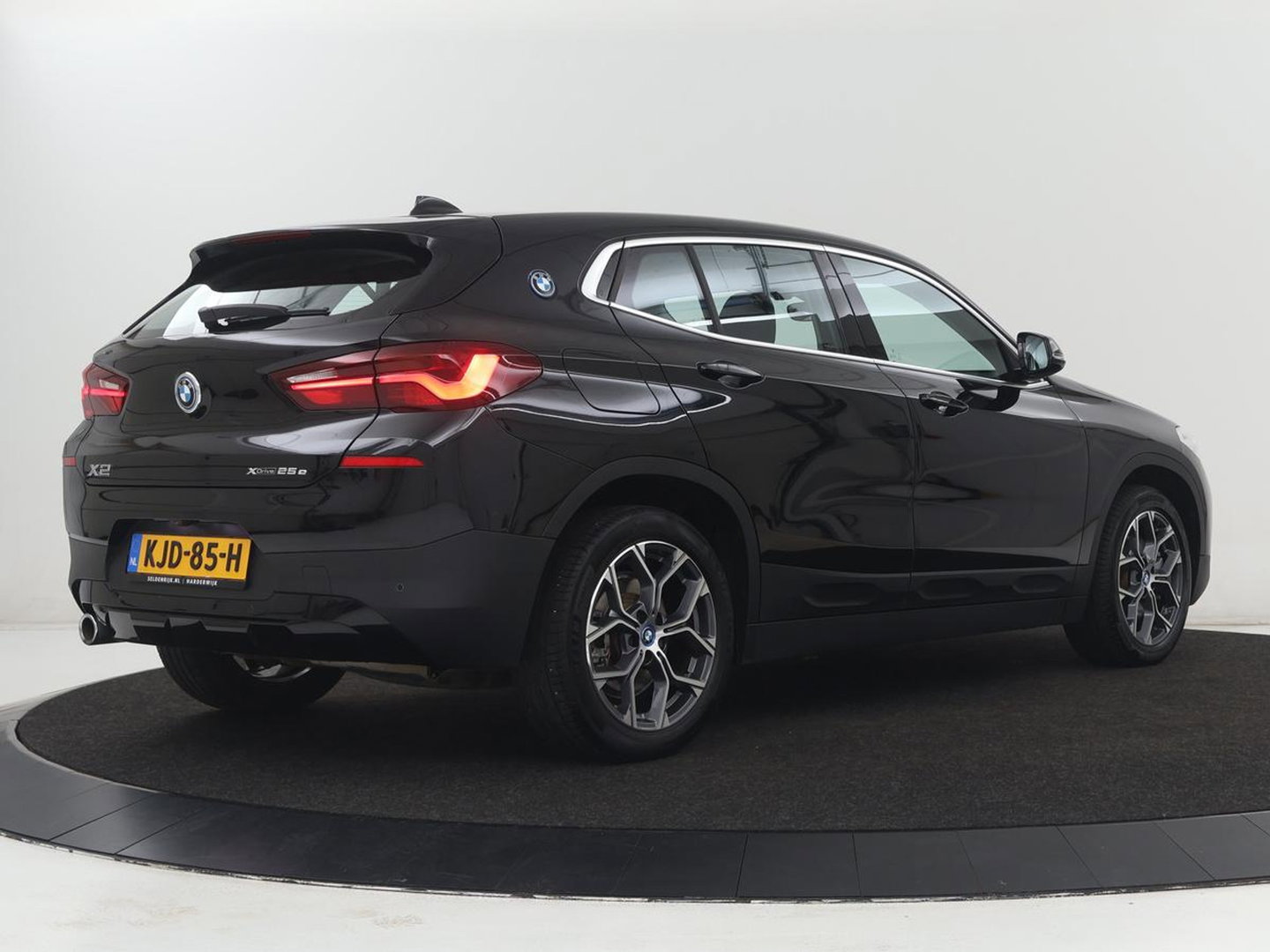 BMW X2 xDrive25e Executive | SOH 88% | Camera | Navigatie | Full LED | Park Assist | Climate control | Bluetooth | Cruise control | 18'' lichtmetalen velgen | PHEV | Plug In