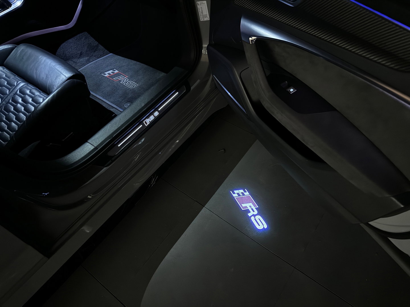 Audi RS6 4.0 TFSI 25Years Quattro Pano|Ceramic|HuD|B&O|Carbon|Memory