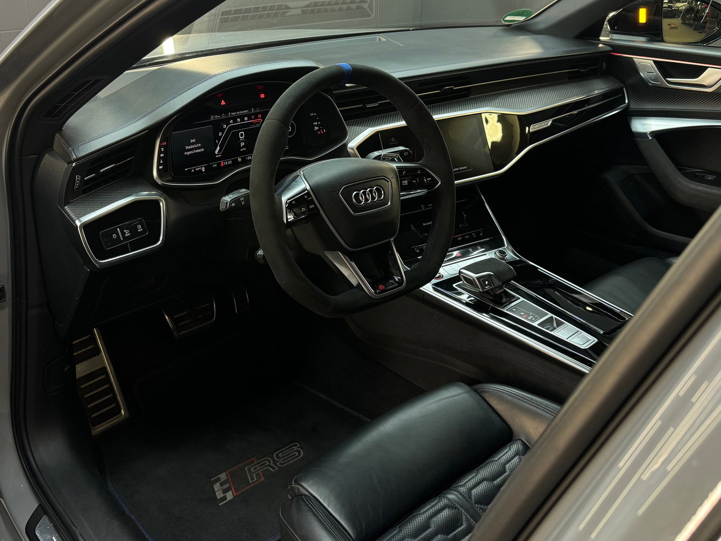 Audi RS6 4.0 TFSI 25Years Quattro Pano|Ceramic|HuD|B&O|Carbon|Memory