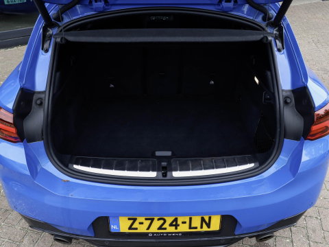 BMW X2 M35i High Executive Panoramadak | Harman Kardon | Sportstoelen | Misano Blue