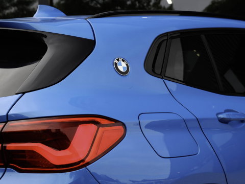 BMW X2 M35i High Executive Panoramadak | Harman Kardon | Sportstoelen | Misano Blue