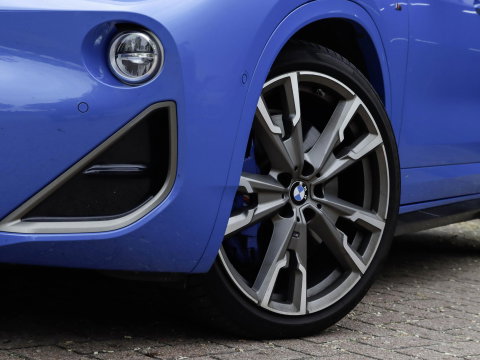 BMW X2 M35i High Executive Panoramadak | Harman Kardon | Sportstoelen | Misano Blue