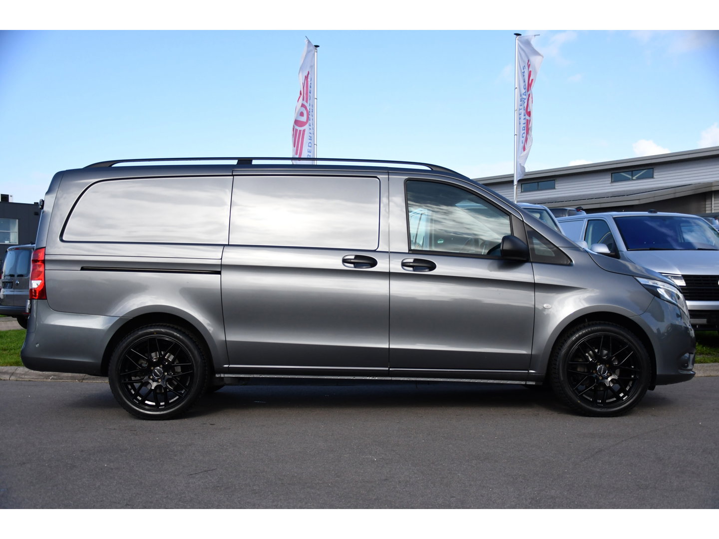 Mercedes-Benz Vito 116 CDI L2 PB Edition Camera, Cruise, Carplay, LED, Clima, 164pk, Multimedia, Trekhaak, Automaat, Uniek!
